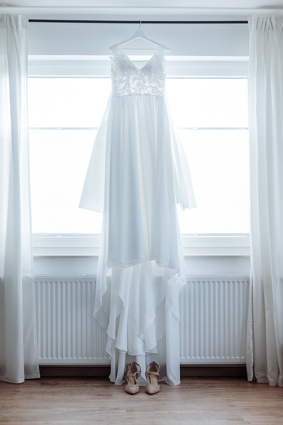 Brautkleid im Fenster, Hochzeitskleid, hochzeit Bremen