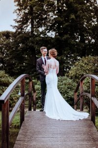 brautpaar auf Brücke, hochzeitsfotograf in Bremen, sebastian sroke photography