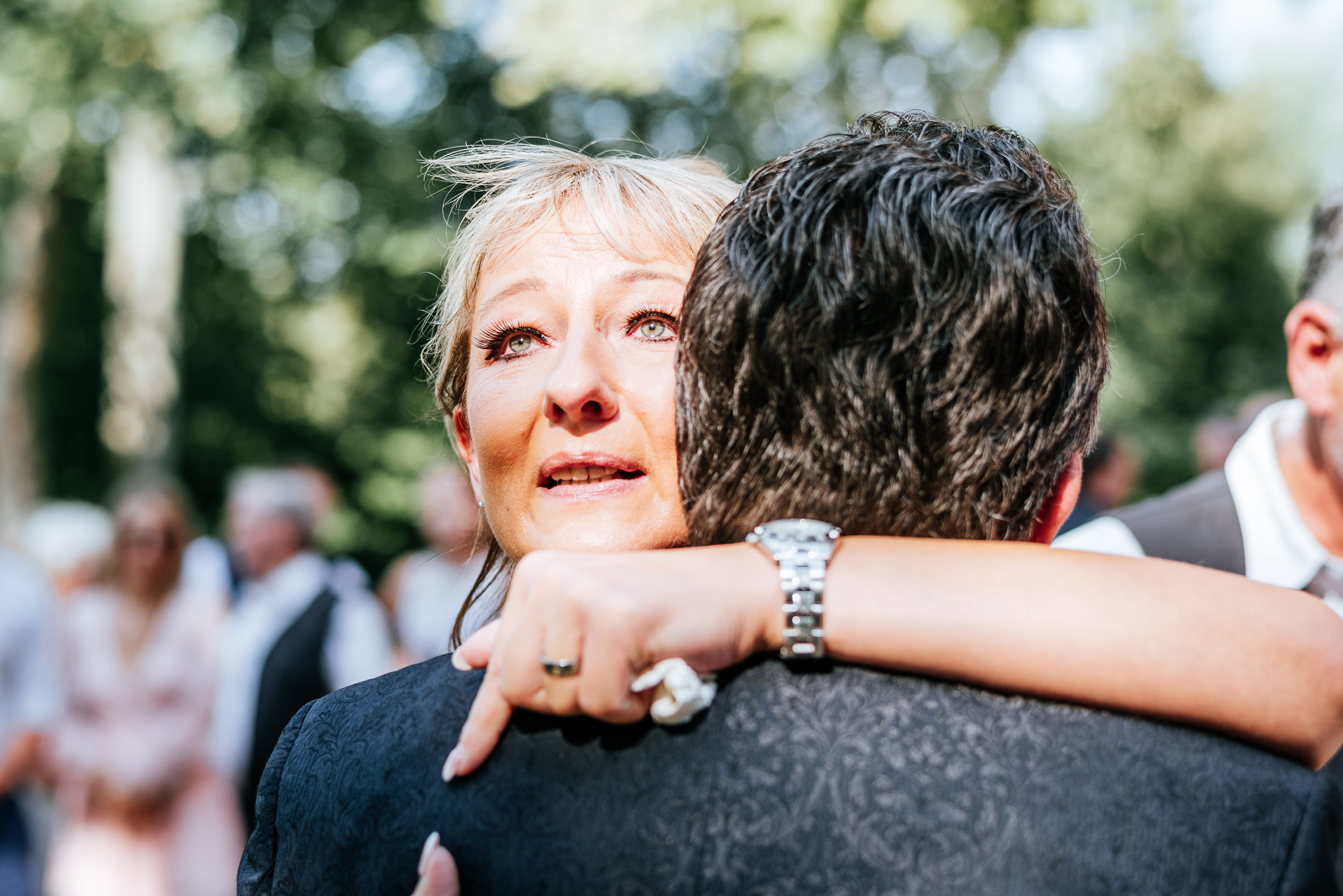 Umarmung, Hochzeit in Leipzig, sebastian sroke hochzeitsfotograf